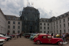 Oldtimer am Schloss
