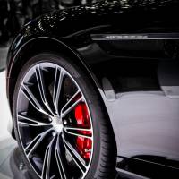 Aston Martin : DB9 Carbon Black